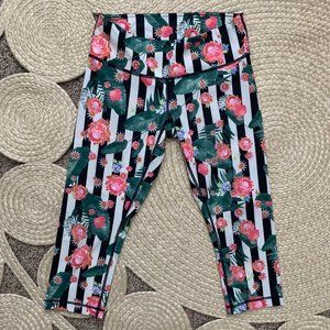 Lululemon Capri Size 8 Stripe Floral Rare